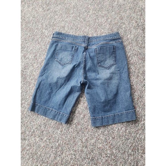 Y2K Levi's Low Rise Denim Bermuda Shorts - Picture 2 of 3